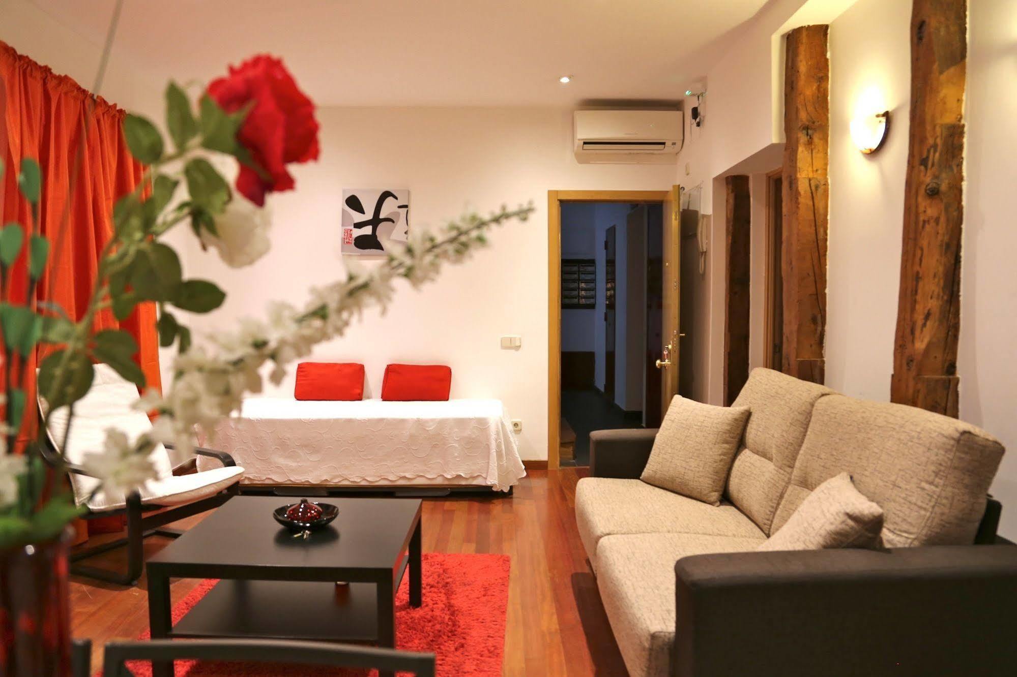 Prado Apartments Мадрид Экстерьер фото