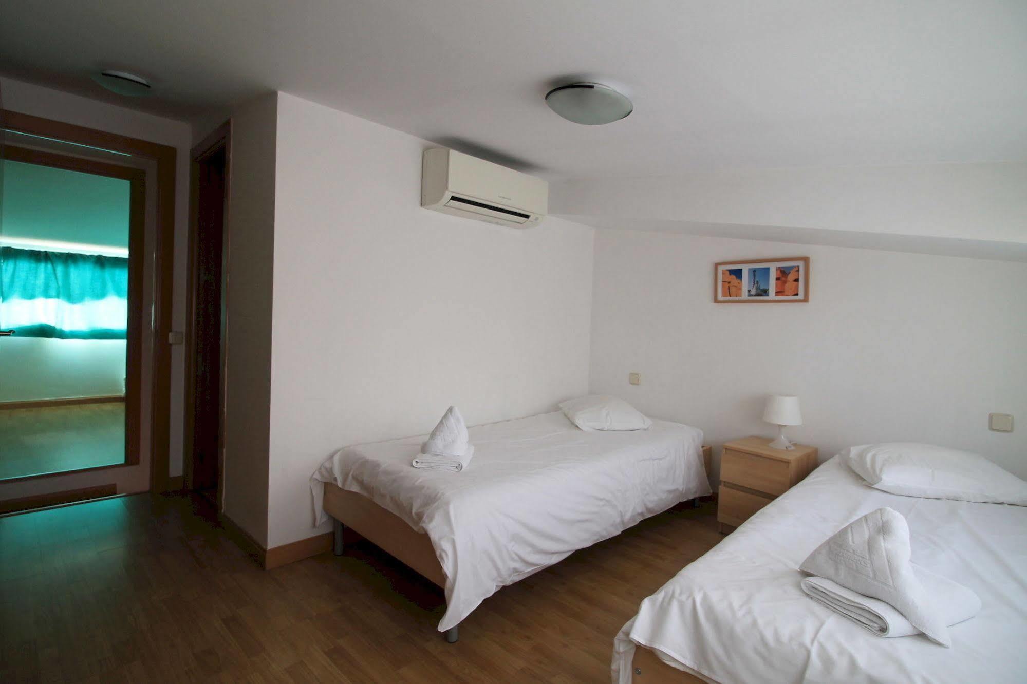 Prado Apartments Мадрид Экстерьер фото