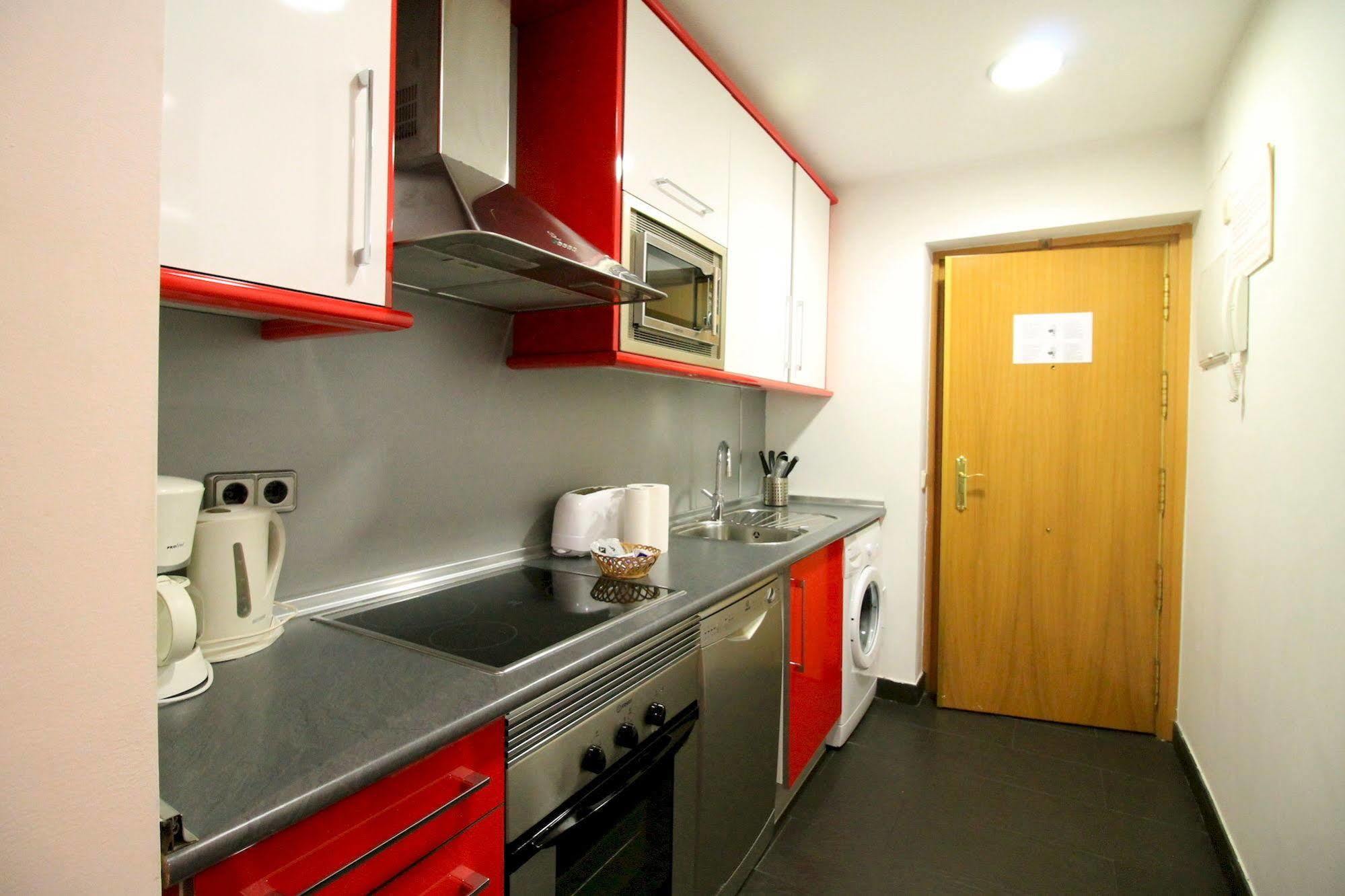 Prado Apartments Мадрид Экстерьер фото