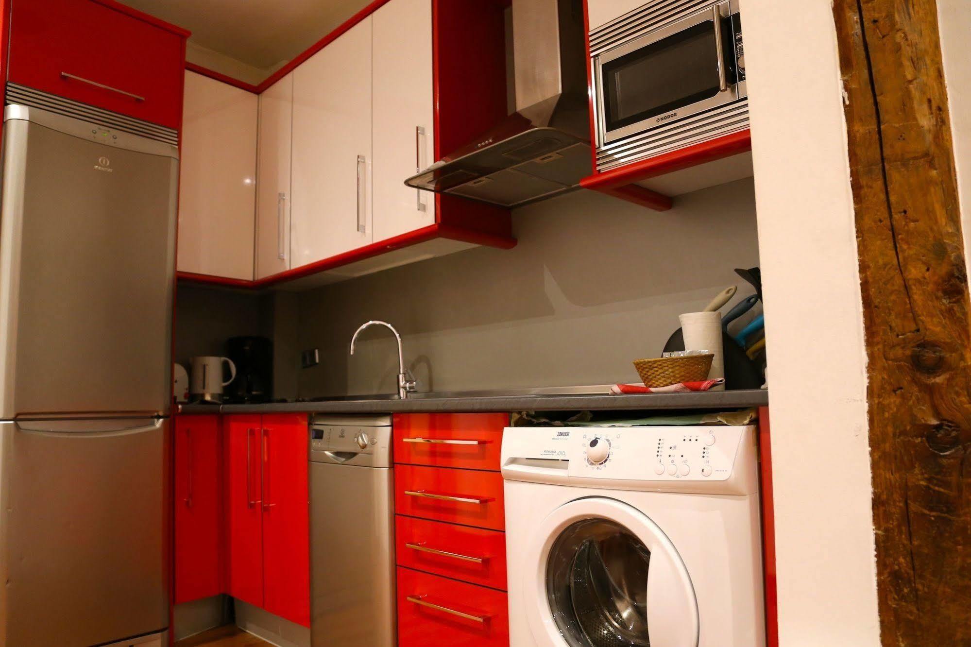 Prado Apartments Мадрид Экстерьер фото